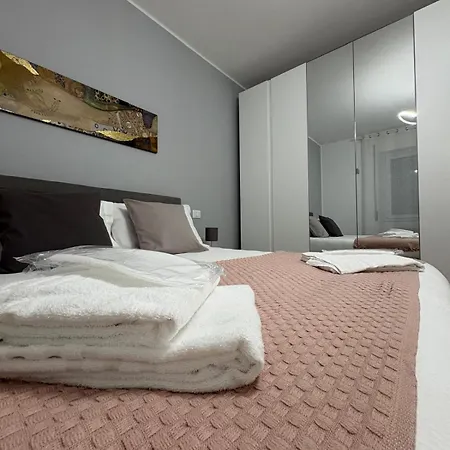 Sweet Family 1 Apartment *